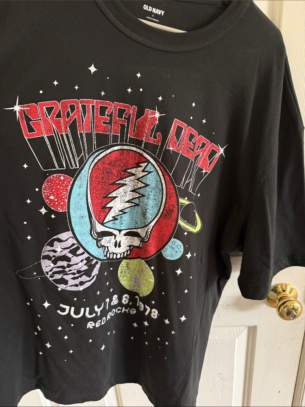 Old Navy Black Grateful Dead Graphic Tee with Red and Light Blue Skull